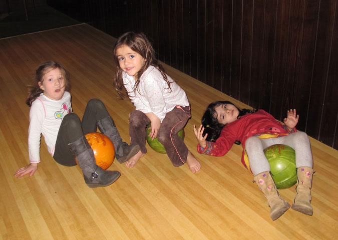 thanksgiving_bowling_03